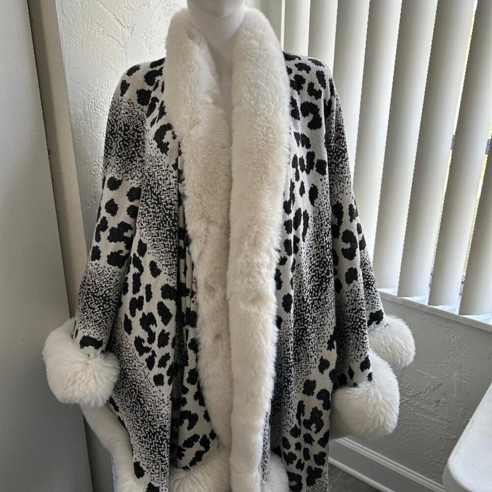 Kathy Ireland Animal Print Black & White Faux Fur Cape - NWT XL